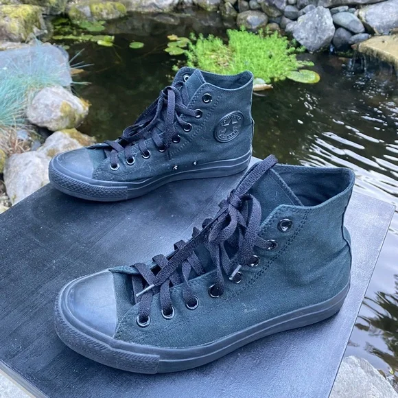 Converse Chuck Taylor All Stars SZ 8.5 - Picture 3 of 8